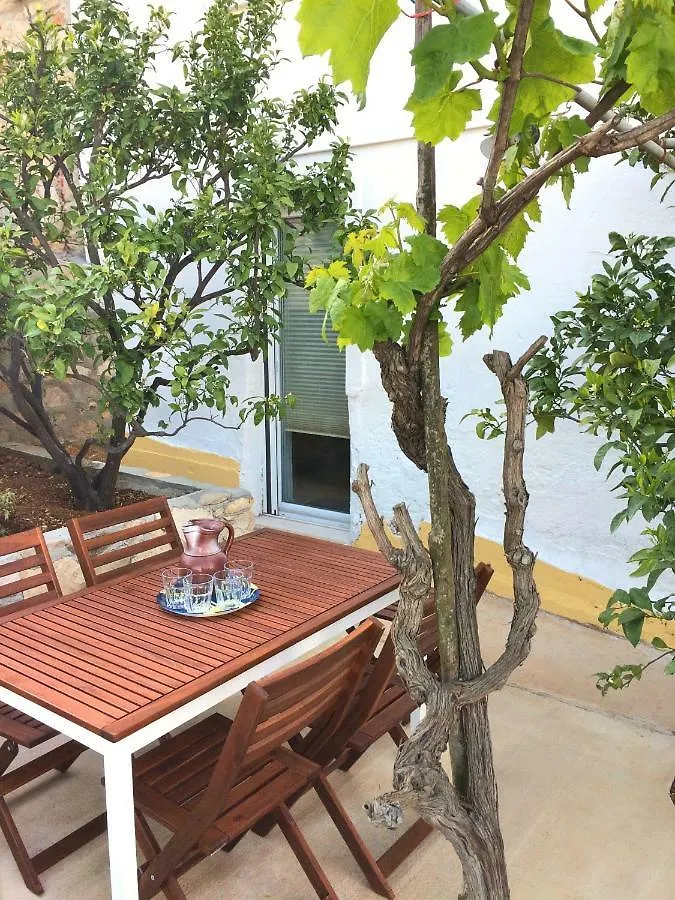 Apartmani Harmonija Žman 0*,  Kroatien