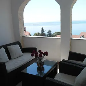 Mirta , Stara Baška Kroatien